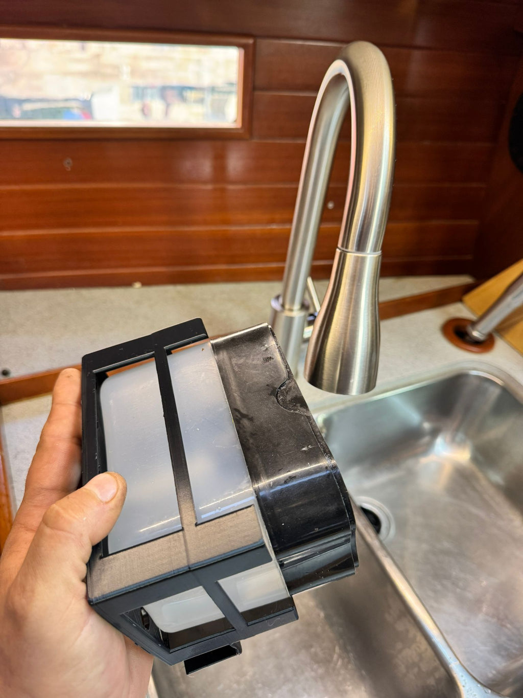 Soap dispenser holder scaling